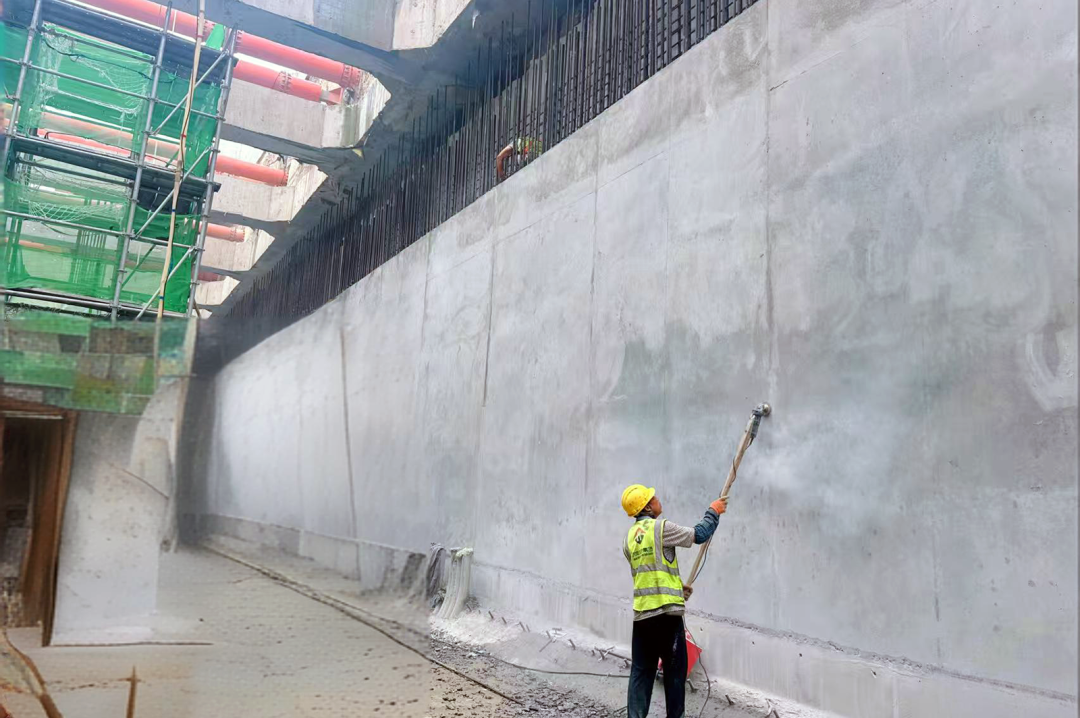 应用成效：实现混凝土结构的致密化与长效防水。科洛结构自防水技术从根本上提升了本体抗渗性，确保地铁工程在长期震动与高湿环境下，结构安全与耐久性无虞。